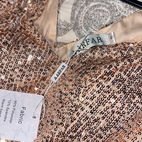 Rose gold sequined dress NWOT - Picture 2 of 2